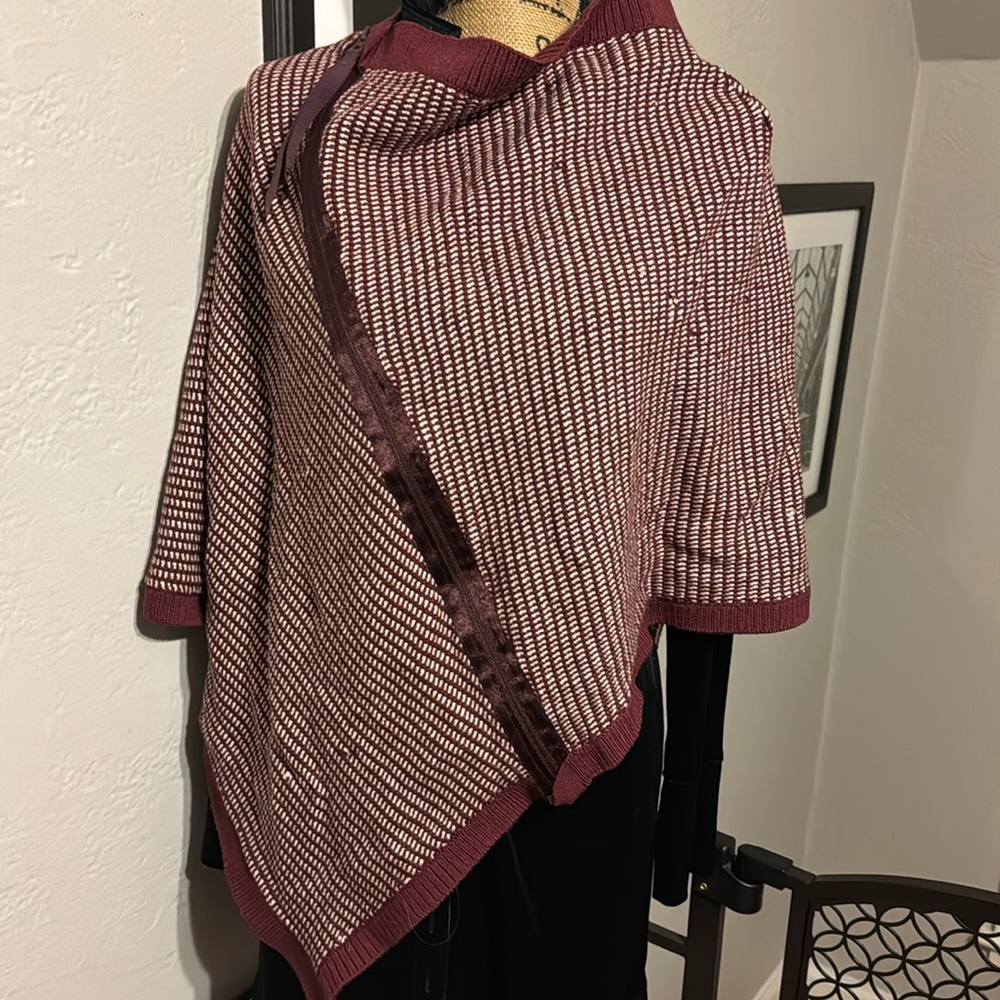 COPY - Lululemon On The Go Poncho Asymmetrical Wrap Cream Knit Scarf 100% Merin…